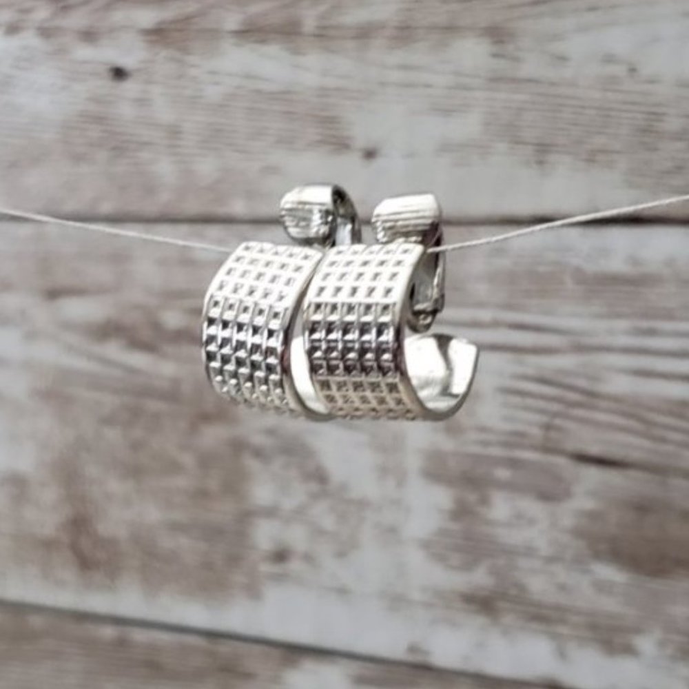 Vintage Clip On Earrings Square Pattern Chunky Silver Tone Hoops